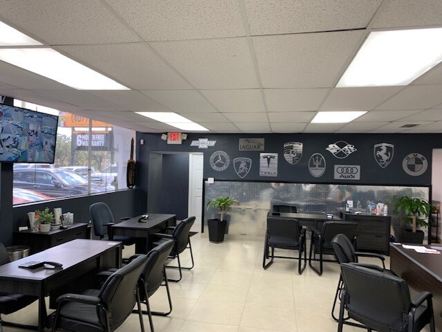 More Photos Of 4702 W Colonial Dr, Orlando Freestanding For Sale