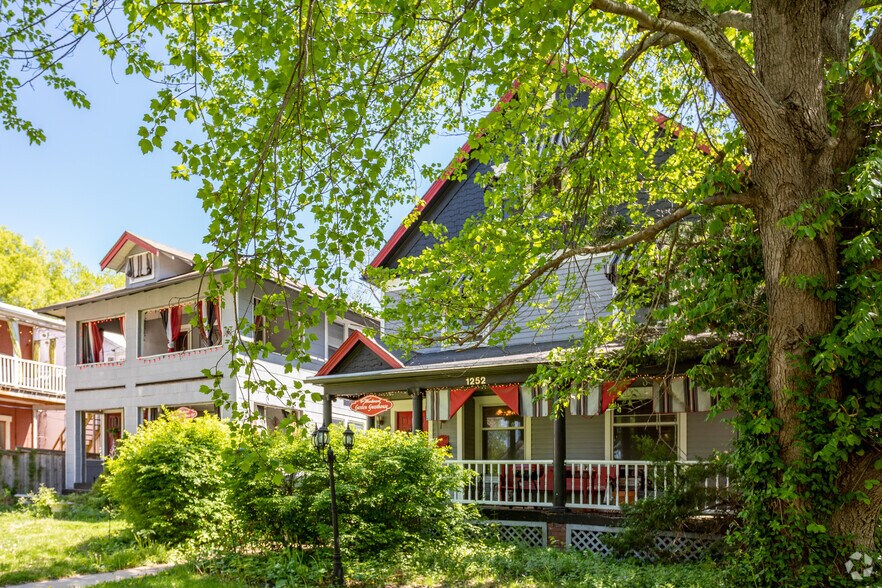 More Photos Of 1252 SW Fillmore St, Topeka Hotel For Sale