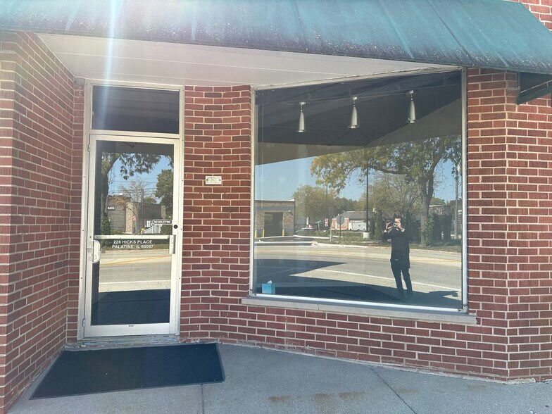 More Photos Of 220-230 Hicks Pl, Palatine Storefront Retail Residential For Sale