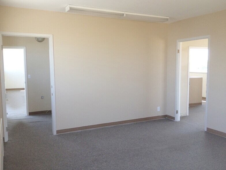 More Photos Of 620 King Edward St, Winnipeg Storefront For Lease