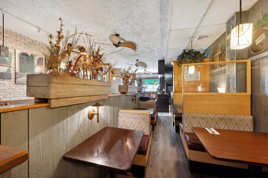 More Photos Of 21 Hill St, Southampton Restaurant For Lease