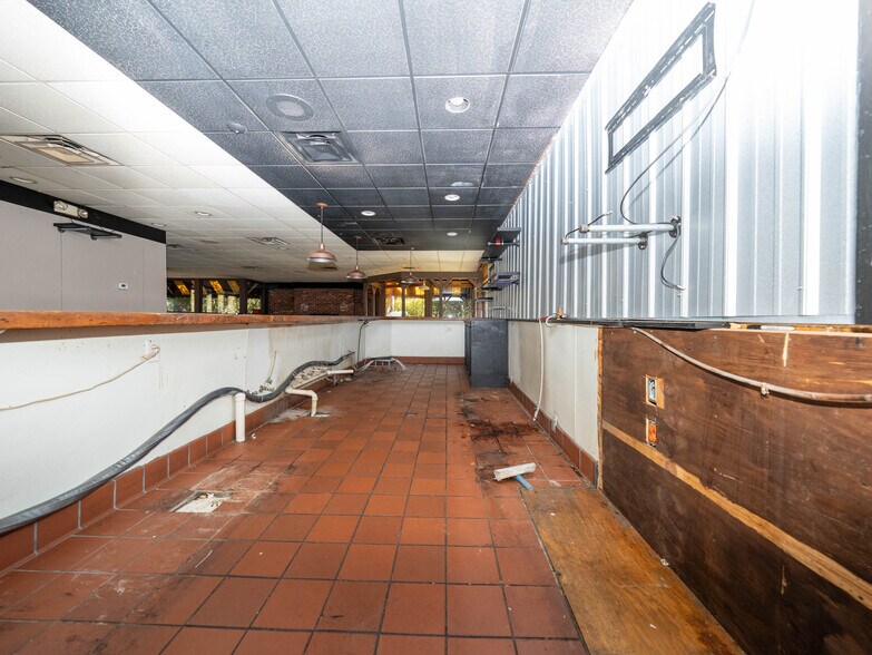 More Photos Of 1941 Champion Dr, Canton Restaurant For Lease