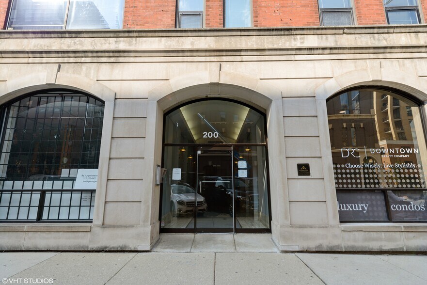 More Photos Of 200 W Superior St, Chicago Medical For Sale