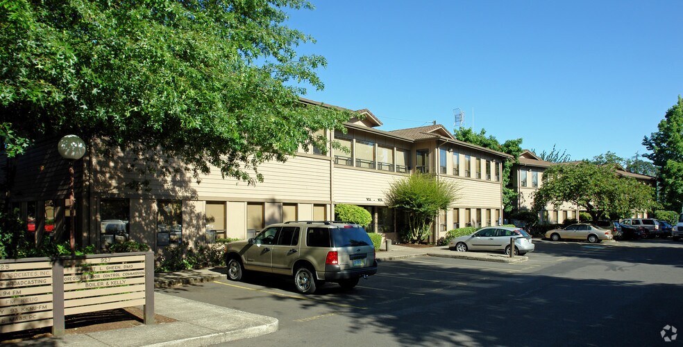 More Photos Of 921-927 Country Club Rd, Eugene Office For Lease