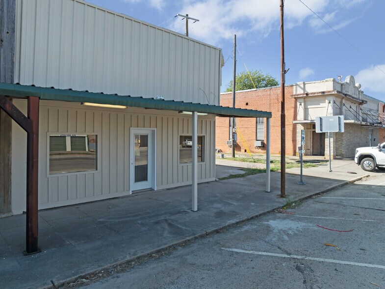 More Photos Of 109 W Main St, Itasca Storefront For Sale