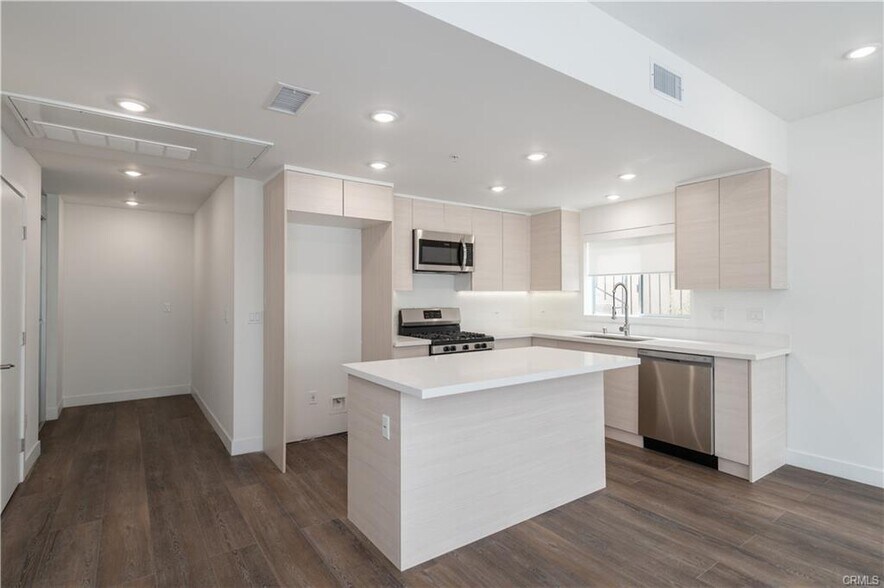 More Photos Of 1245 N New Hampshire Ave, Los Angeles Apartments For Sale