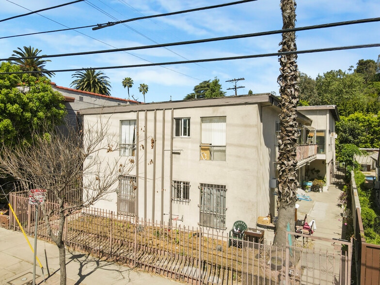 More Photos Of 5665 Franklin Ave, Los Angeles Apartments For Sale