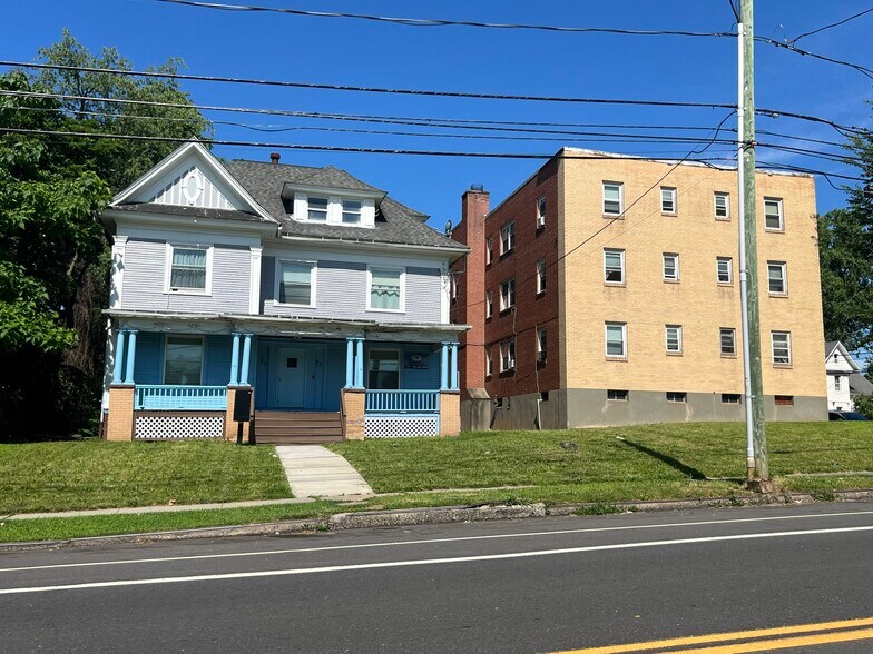 More Photos Of 7 Norfolk St, Hartford Apartments For Sale