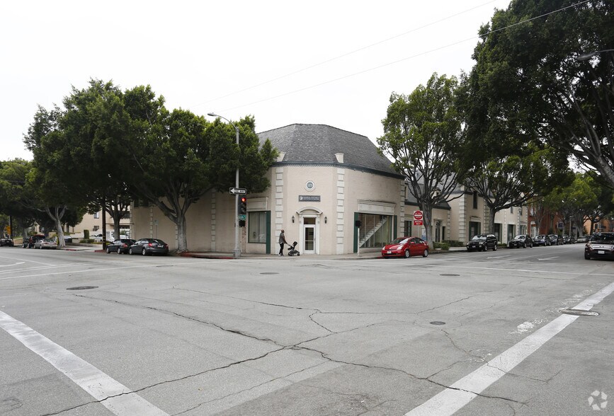 Primary Photo Of 1060-1070 E Green St, Pasadena Medical For Lease