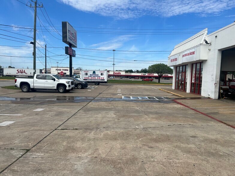 More Photos Of 500 Sheldon Rd, Channelview Auto Repair For Sale