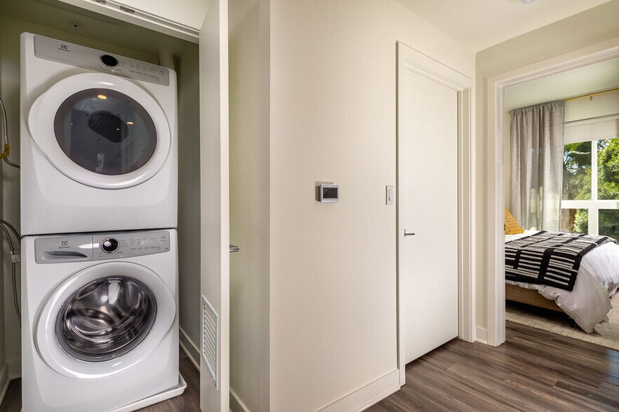 More Photos Of 1331 N Cahuenga Blvd, Los Angeles Apartments For Lease