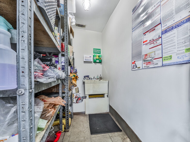 More Photos Of 4435 State Bridge Way, Alpharetta Auto Repair For Sale