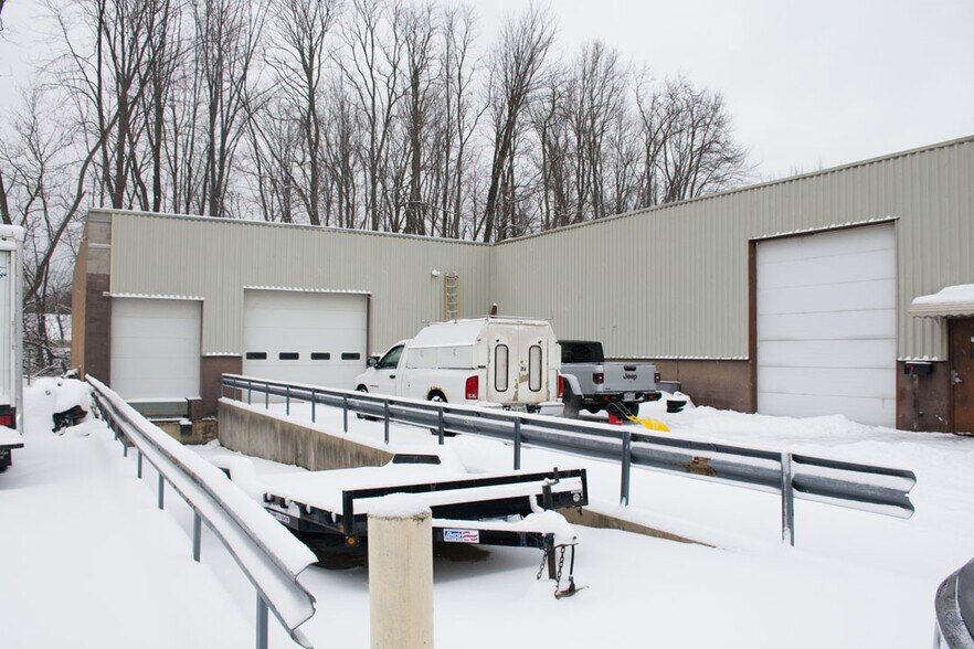 More Photos Of 950 Erie Rd, Eastlake Manufacturing For Sale