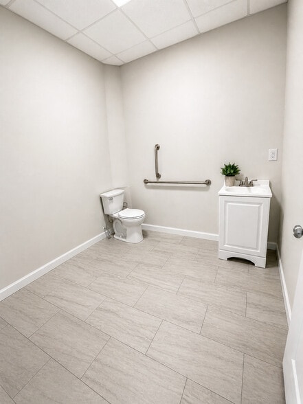 More Photos Of 1237-1247 W Shore Rd, Warwick Freestanding For Lease