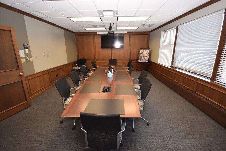 More Photos Of 215 MAIN STREET ZEILGLER BUILING, West Bend Office For Lease