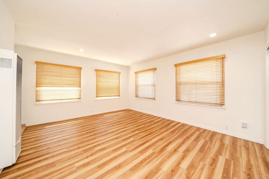 More Photos Of 15000 S Western Ave, Gardena Storefront Retail Office For Sale