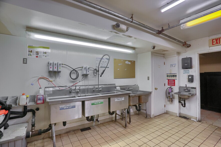 More Photos Of 634 Camp Horne Rd, Pittsburgh General Retail For Sale