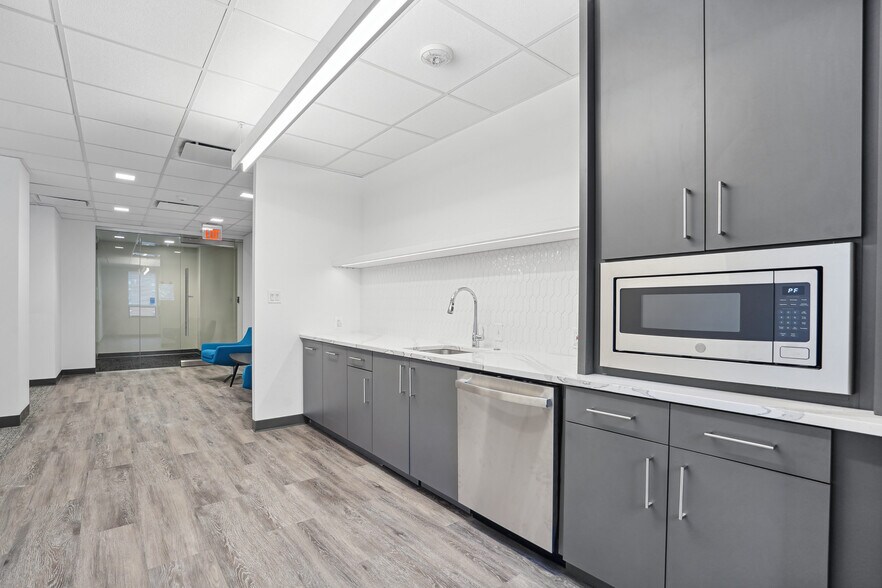More Photos Of 700 N Fairfax St, Alexandria Office For Lease