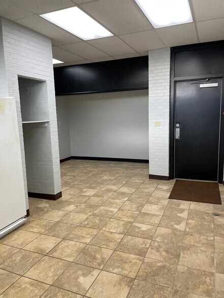 More Photos Of 111 NE 26th St, Oklahoma City Office For Lease