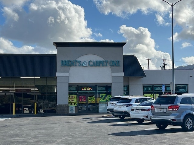 More Photos Of 24200 Lyons Ave, Santa Clarita Storefront For Lease