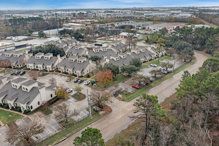 More Photos Of 12818 Willow Centre, Houston Office Residential For Sale