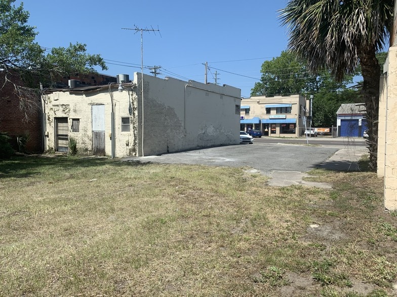 More Photos Of 3115 N Main St, Jacksonville Storefront Retail Office For Sale