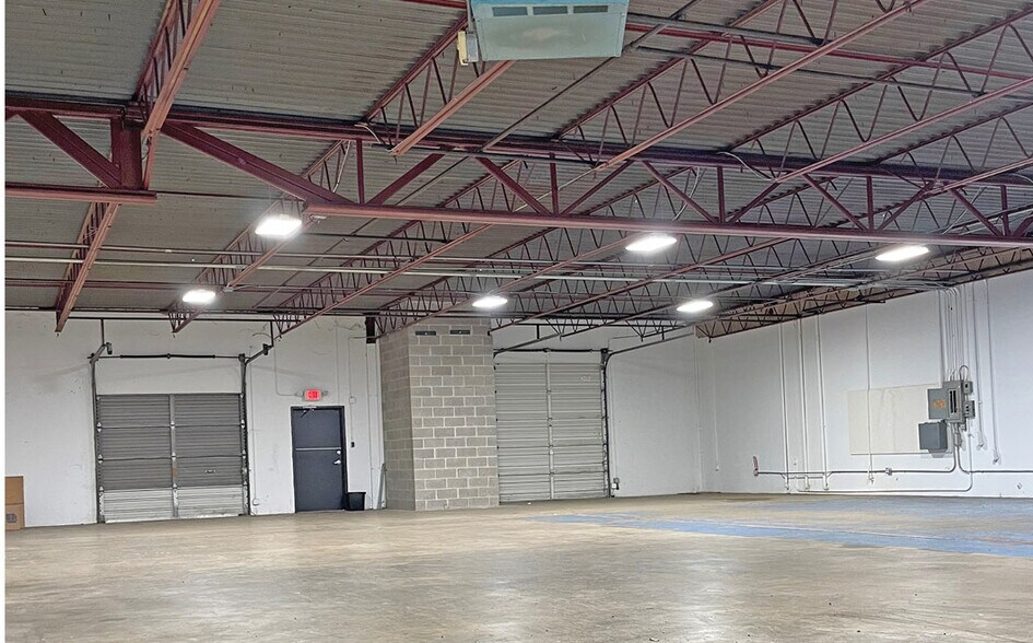 More Photos Of 3328 WINBROOK Dr, Memphis Warehouse For Lease