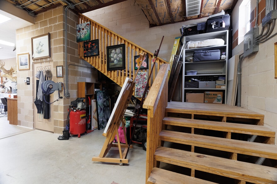 More Photos Of 2255 CR 172, Round Rock Light Manufacturing For Sale