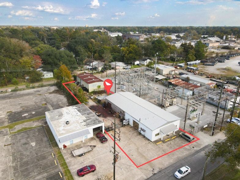 Primary Photo Of 2840 Mission Dr, Baton Rouge Freestanding For Sale