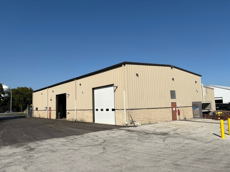 More Photos Of 3125 Glenwood Lansing Rd, Lansing Warehouse For Sale