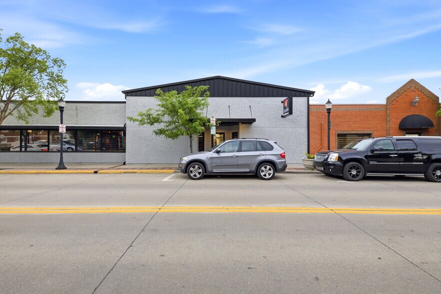 More Photos Of 326 SE Douglas St, Lees Summit Office For Sale