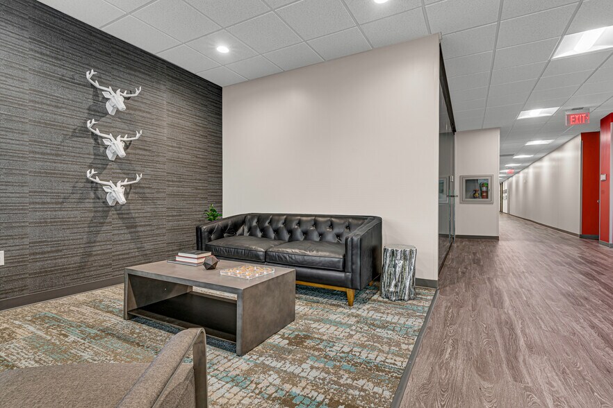 More Photos Of 1840 Pyramid Pl, Memphis Office For Lease