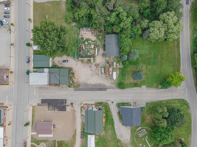 More Photos Of 300 S 2nd St, Lincoln General Retail For Sale