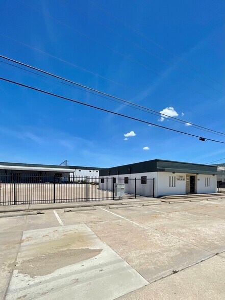 More Photos Of 5501 Thelin St, Fort Worth Warehouse For Lease