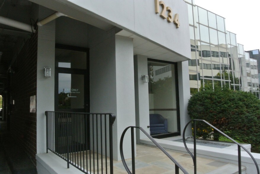 More Photos Of 1234 Summer St, Stamford Medical For Lease