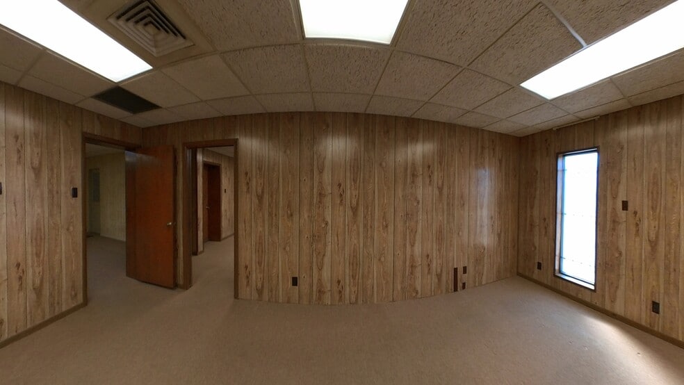 More Photos Of 14826 Yarberry St, Houston Warehouse For Sale