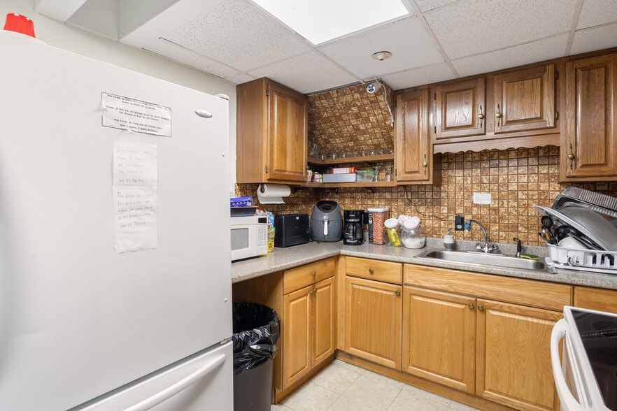 More Photos Of 1 C St, Framingham Religious Facility For Sale