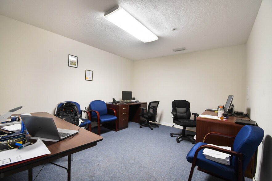 More Photos Of 1761 Dobbs Rd, Saint Augustine Warehouse For Lease