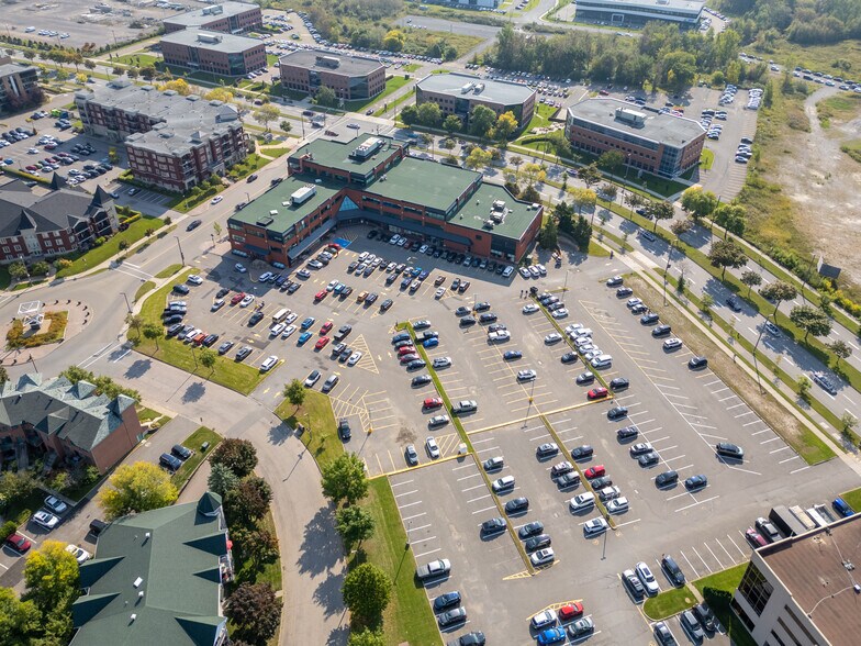 More Photos Of 1170 Boul Lebourgneuf, Québec Office For Lease