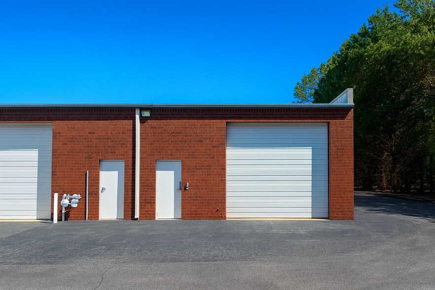 More Photos Of 4582 Atwater Ct, Buford Light Distribution For Lease