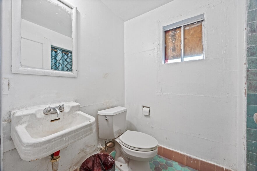 More Photos Of 900 S Union Ave, Bakersfield Hotel For Sale