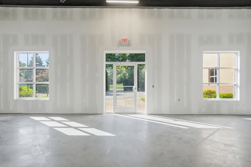 More Photos Of 1740 Thomas Paine Pky, Dayton Warehouse For Lease