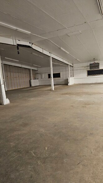 More Photos Of 2127 Cadys Falls Rd, Morristown Manufacturing For Lease