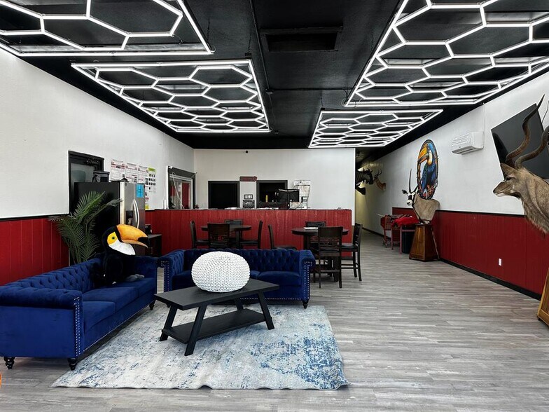 More Photos Of 301 S Betty Ave, Monahans Flex For Sale