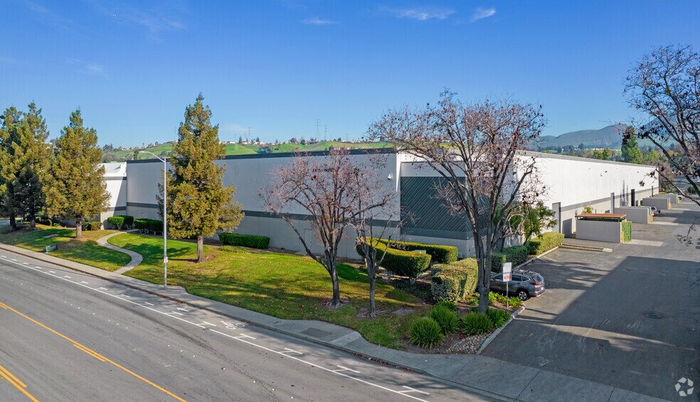 Primary Photo Of 44320-44380 Osgood Rd, Fremont Warehouse For Lease