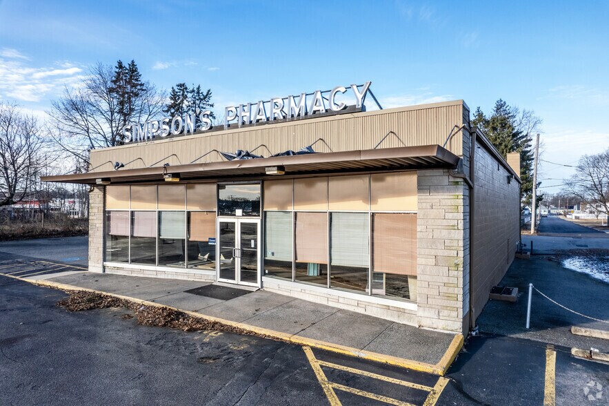 More Photos Of 10 Newport Ave, Pawtucket Freestanding For Lease
