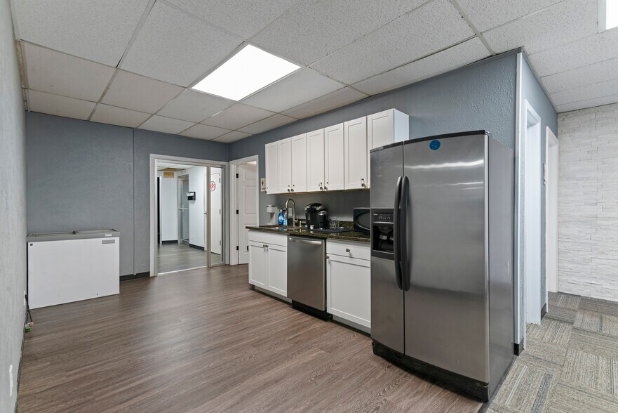 More Photos Of 7305 Boulevard 26, North Richland Hills Storefront Retail Office For Sale