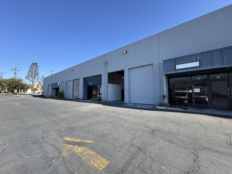 Primary Photo Of 1390 E Burnett St, Signal Hill Warehouse For Lease