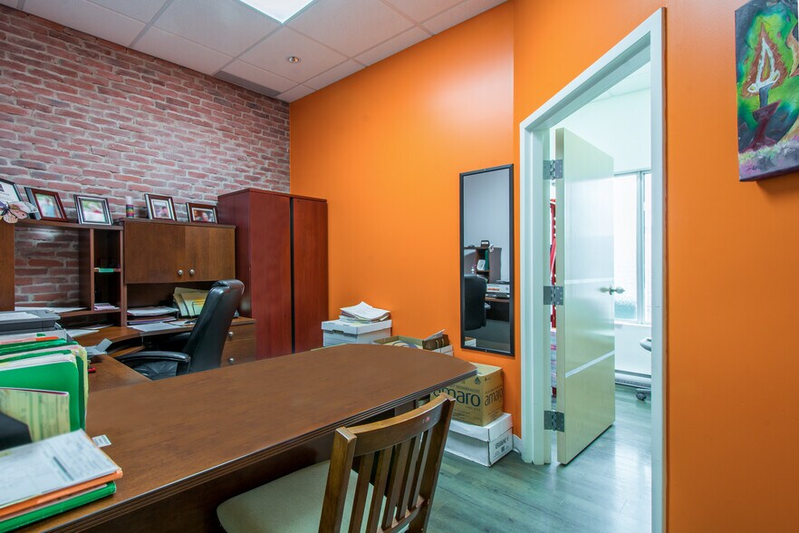 More Photos Of 4534 Boul Saint-Joseph, Drummondville General Retail For Sale
