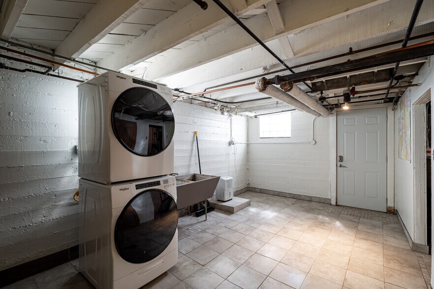 More Photos Of 3701 E Layton Ave, Cudahy Storefront Retail Residential For Sale